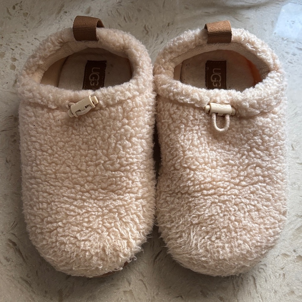 UGG K Plushy Slipper